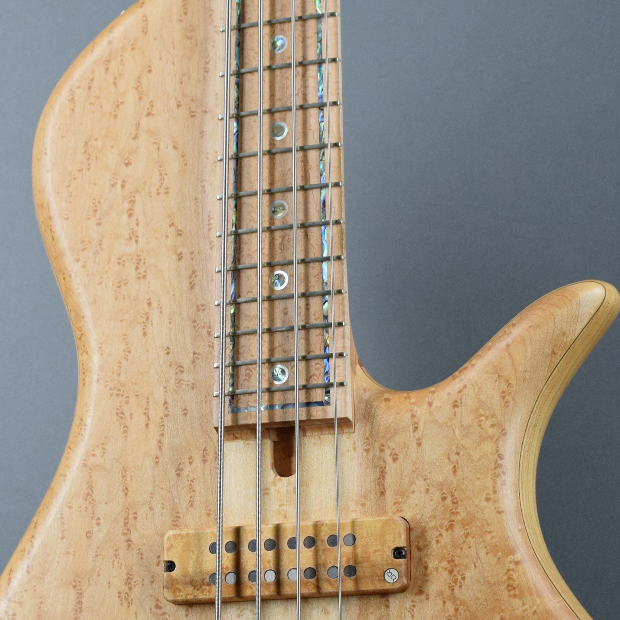 Elrick Master Series, Handcarved e-volution 4-String Bass Guitar