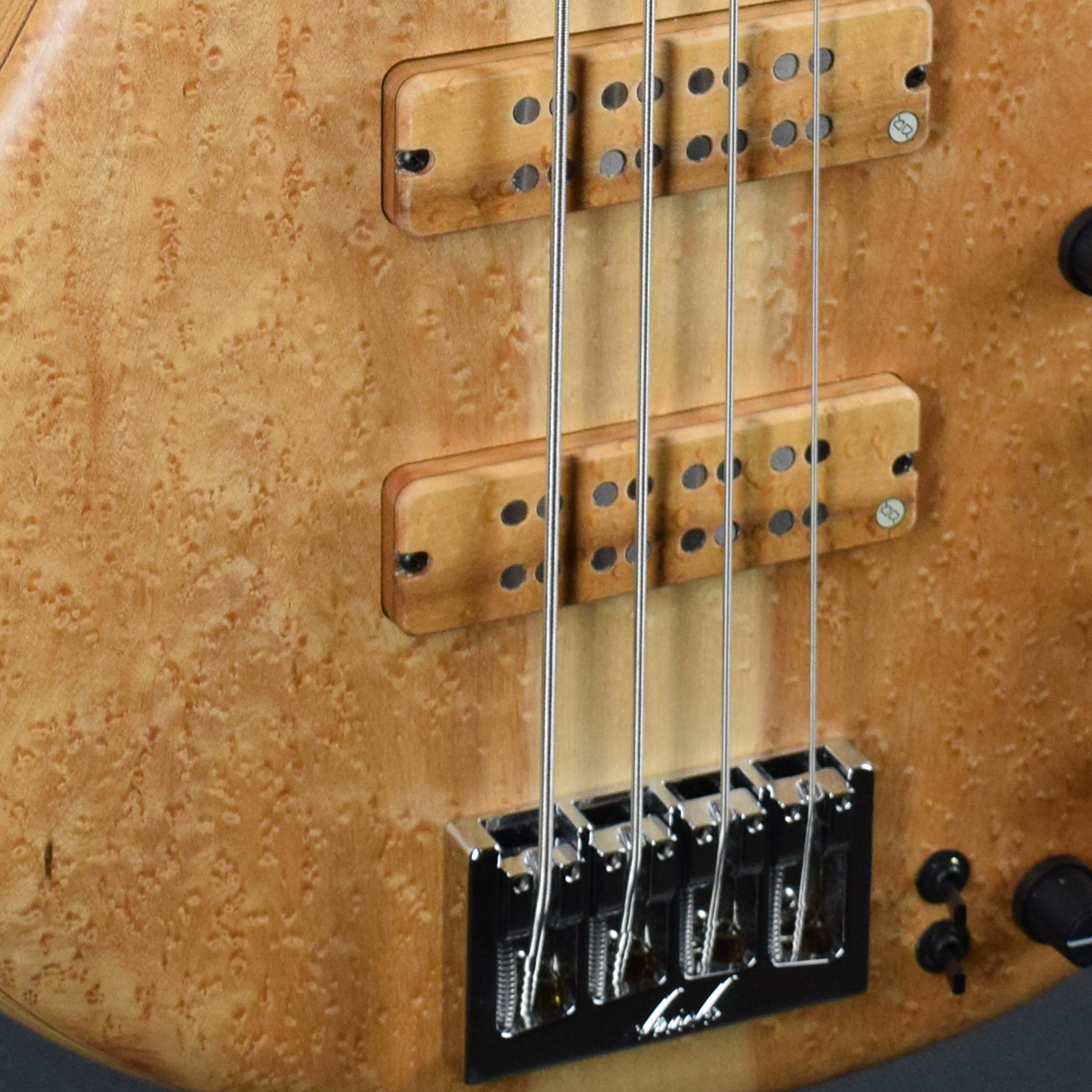 Elrick Master Series, Handcarved e-volution 4-String Bass Guitar