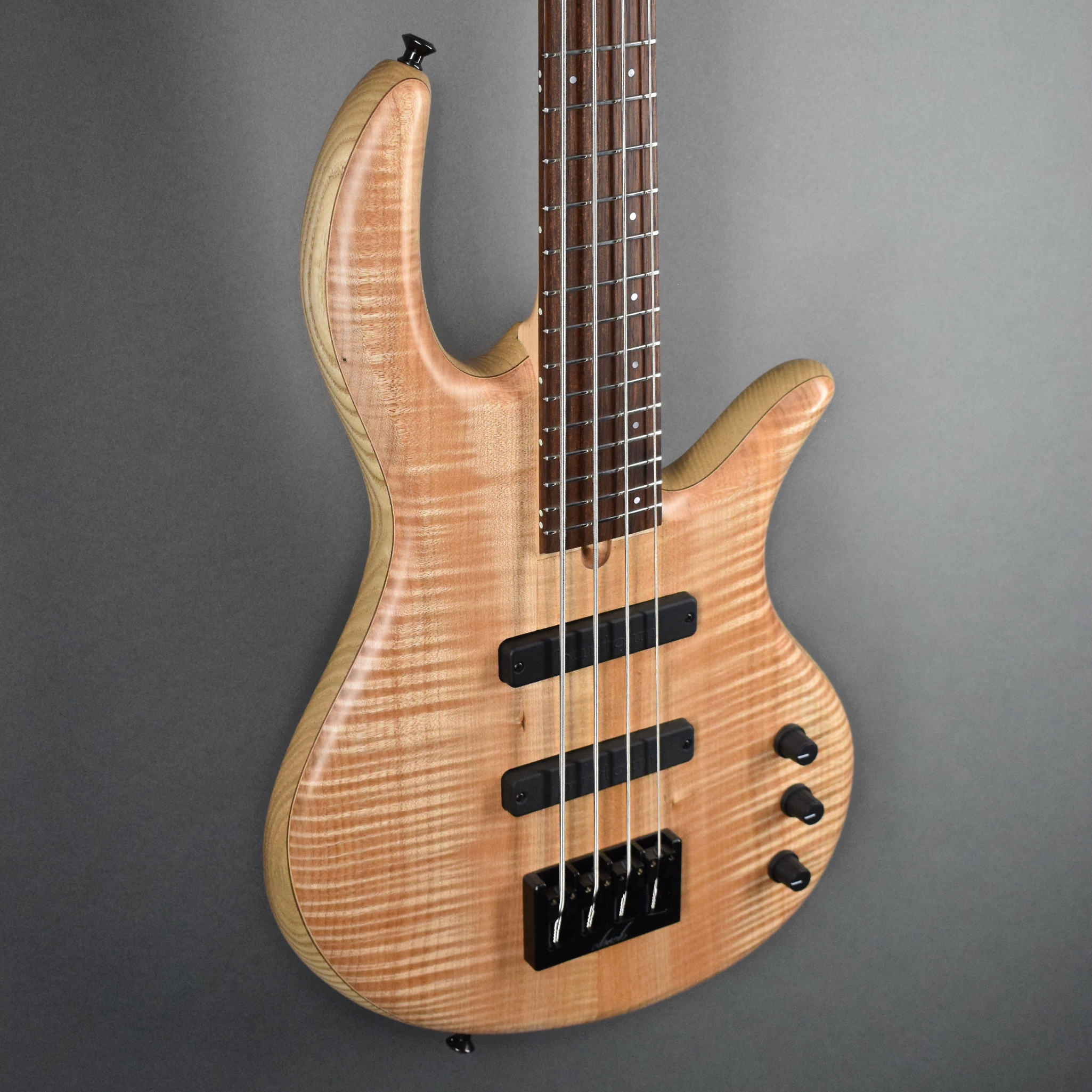 Elrick Gold Series, Hand-Carved e-volution 4-String Bass Guitar