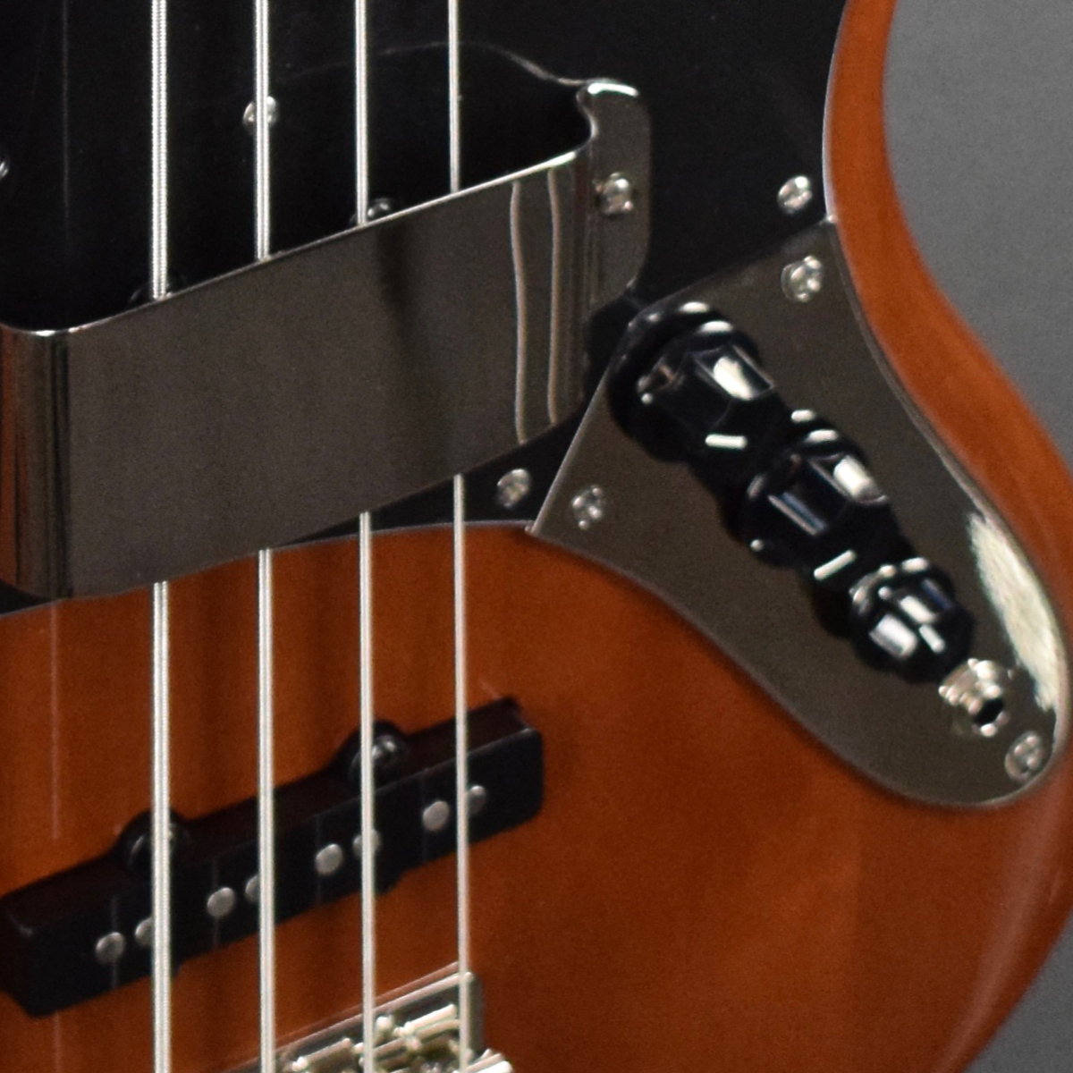 Modern Vintage MVJ4-72 '70s Vintage 4-String Electric Bass Guitar