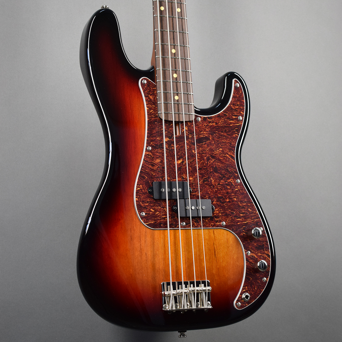 Modern Vintage MVP4-62 '60s Vintage 4-String Electric Bass Guitar