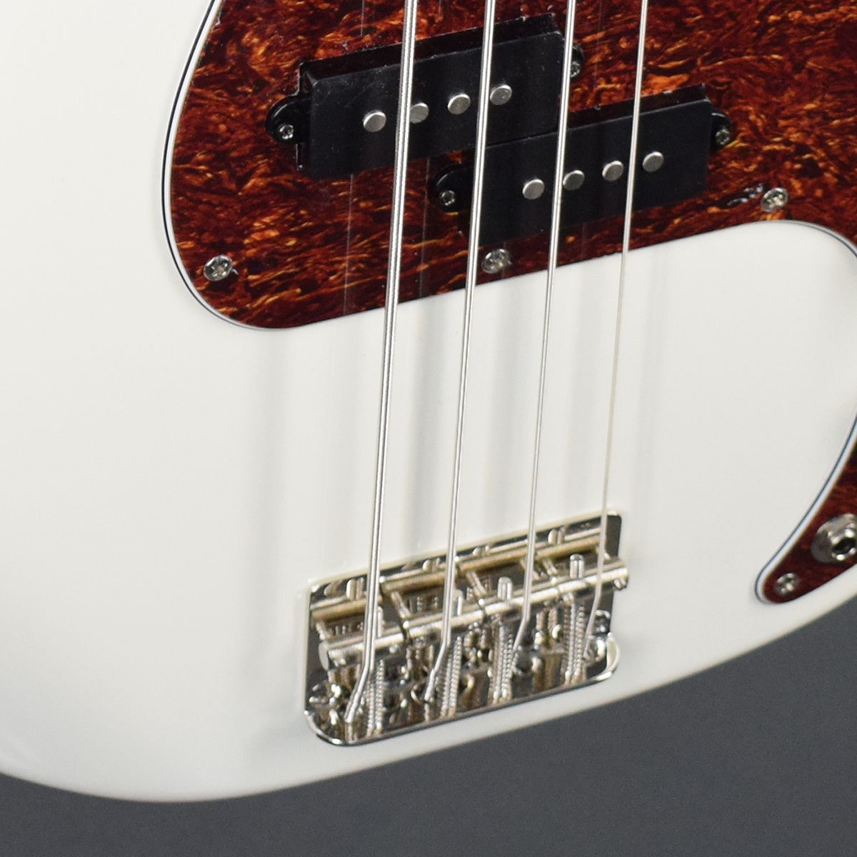 Modern Vintage MVP4-62 '60s Vintage 4-String Electric Bass Guitar